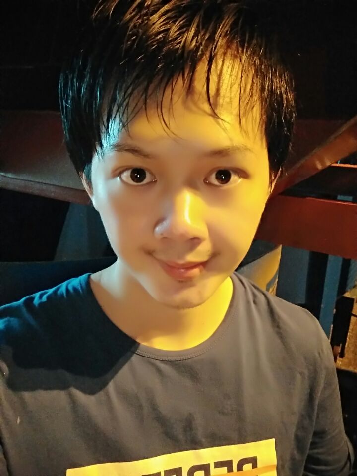 黄志伟演员，舞台到荧屏的转变之路——自信与成就感的力量之源